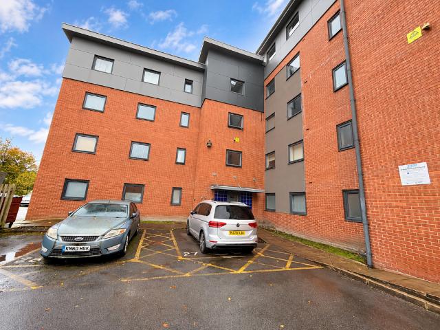 Flat for sale in Moss Side, Manchester