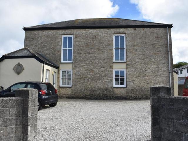 Flat for sale in Redruth, Cornwall