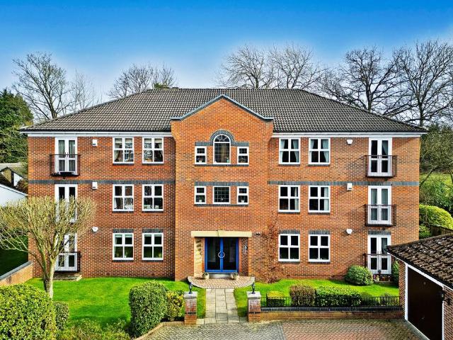 Flat for sale in Harewood, West Yorkshire