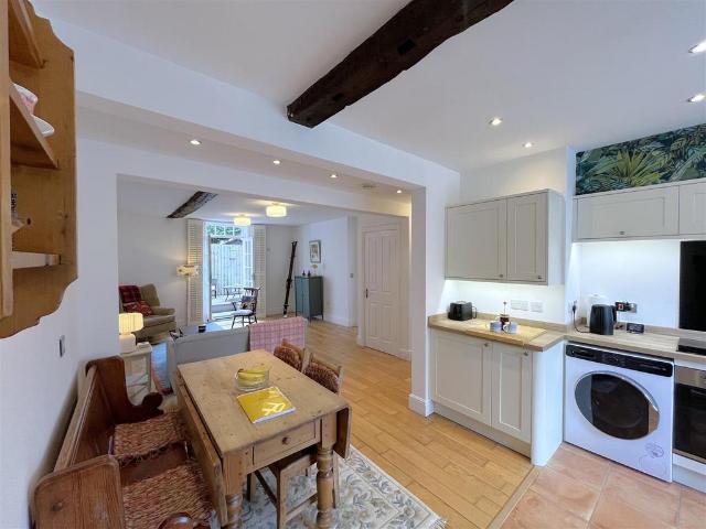 Flat for sale in Woodloes Park, Green Close
