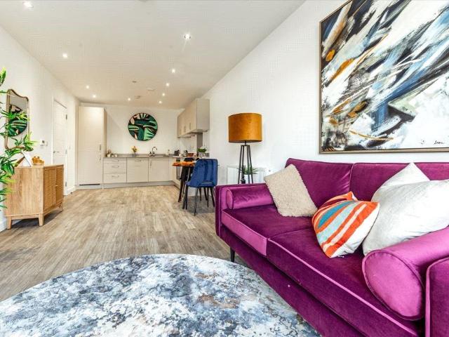 Flat for sale in Hatfield, Fretherne