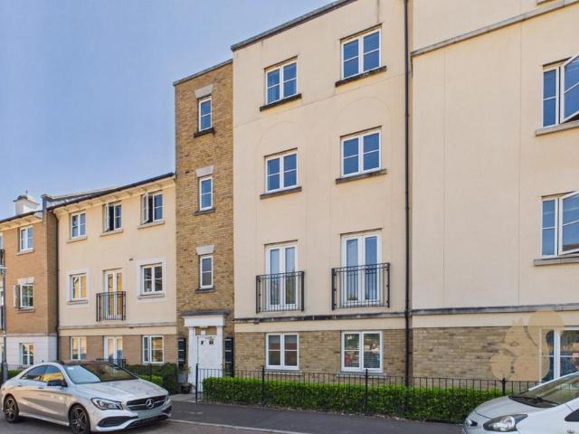 Flat for sale in Mile End, Fordham Heath