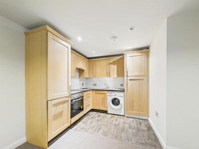 Flat for sale in Elmfield, Leicestershire