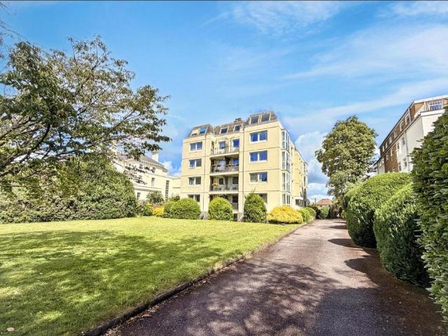 Flat for sale in Ewens Farm, Cheltenham