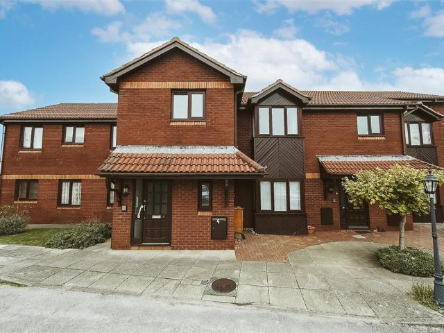 Flat for sale in Ainsdale, Sefton