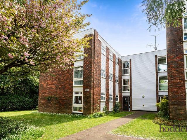 Flat for sale in Row Town, Surrey