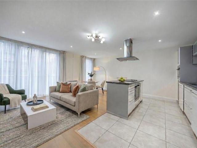 Flat for sale in Belsize Park, Greater London