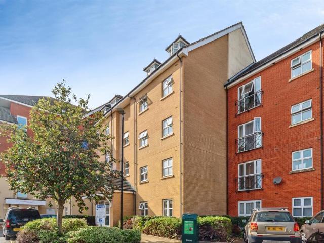Flat for sale in Cauldwell, Bedford
