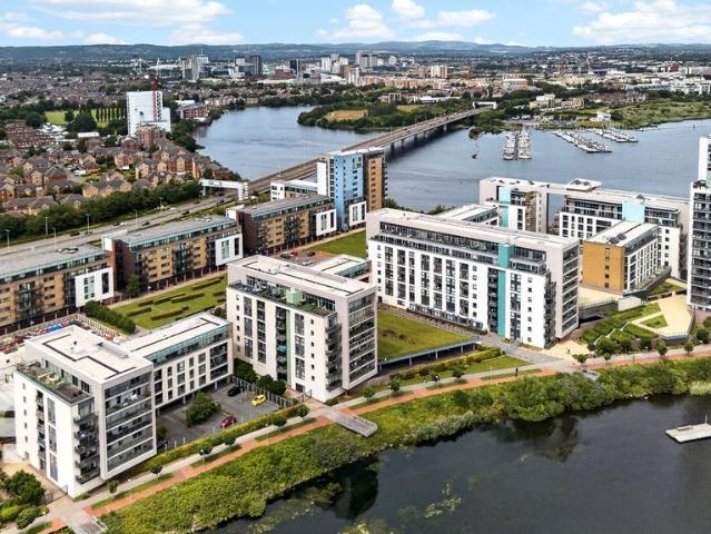 Flat for sale in Cardiff International Sports Village, Cardiff