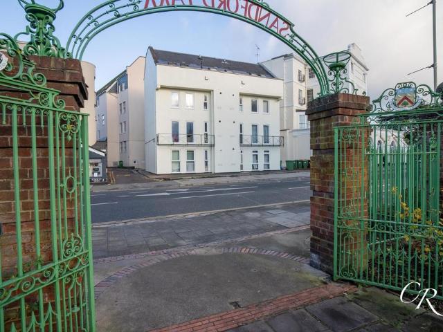 Flat for sale in Ewens Farm, Golden Valley