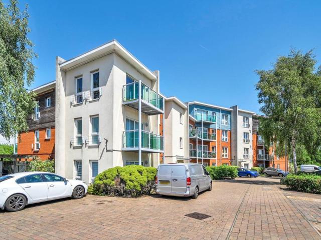 Flat for sale in London Borough of Lewisham, Greater London