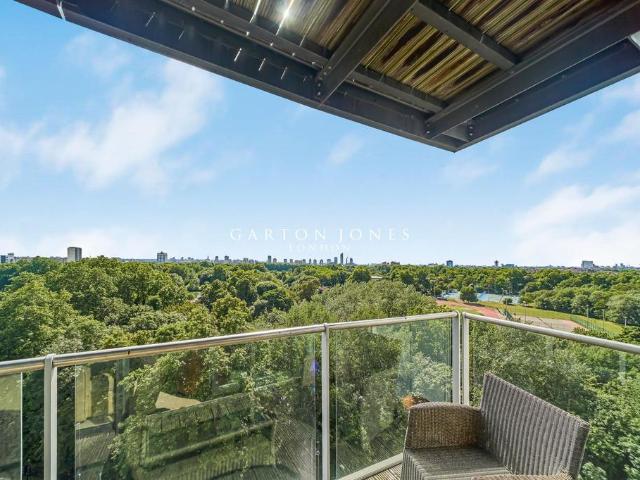 Flat for sale in Greater London