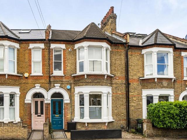 Flat for sale in London Borough of Lewisham, Greater London