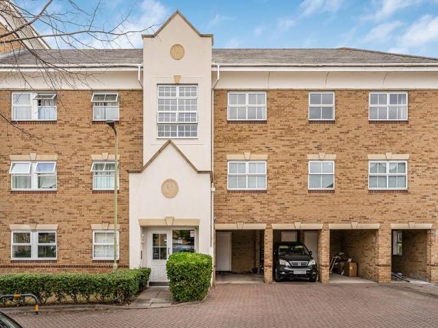 Flat for sale in Lower Halliford, Surrey
