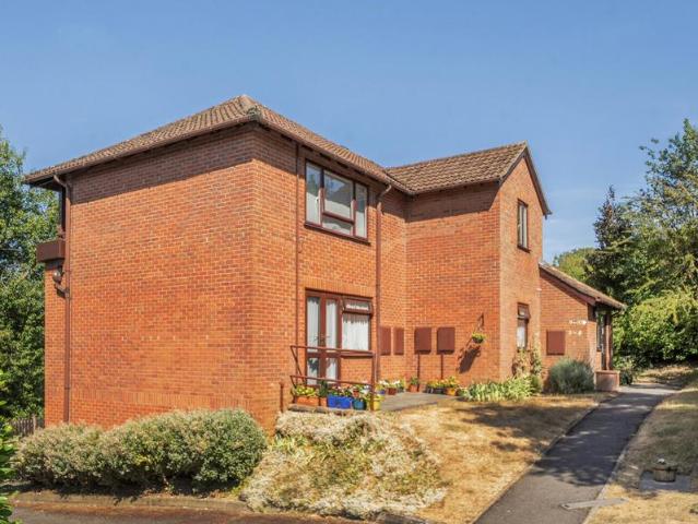 Flat for sale in Hilltop, Lye Green
