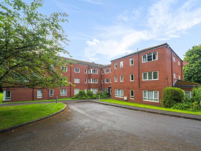 Flat for sale in Ewens Farm, Cheltenham