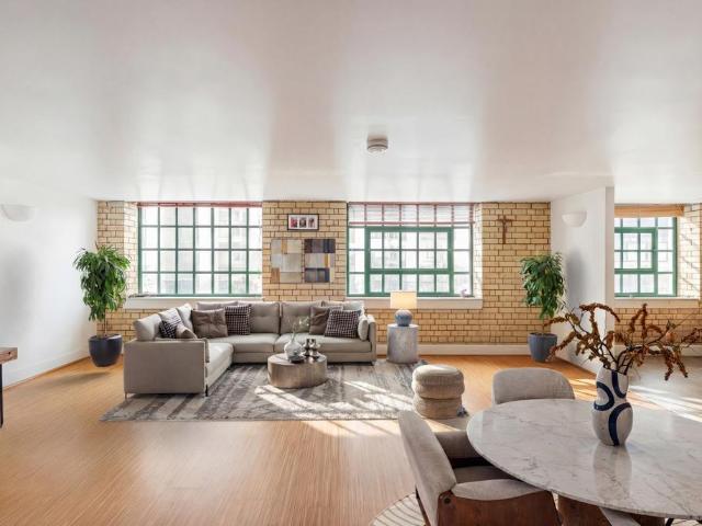Flat for sale in Ratcliffe, Shadwell