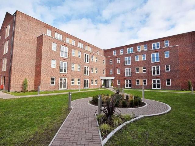 Flat for sale in New Bilton, Warwickshire