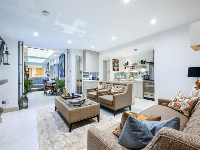 Flat for sale in Marylebone, Greater London