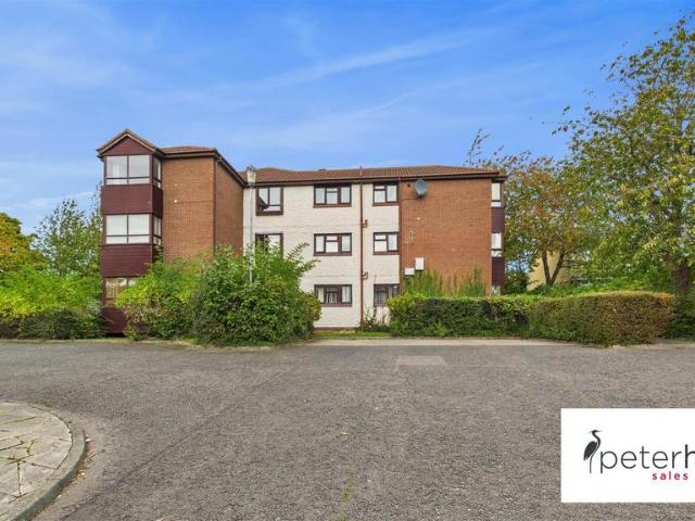 Flat for sale in Downhill, Tyne And Wear