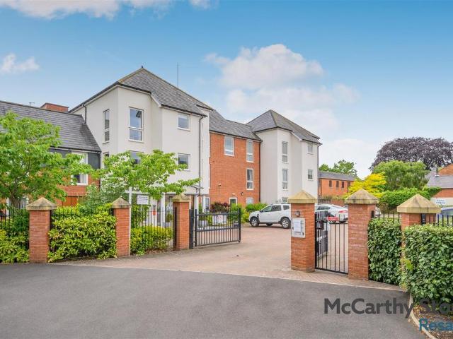 Flat for sale in Alderminster, Warwickshire
