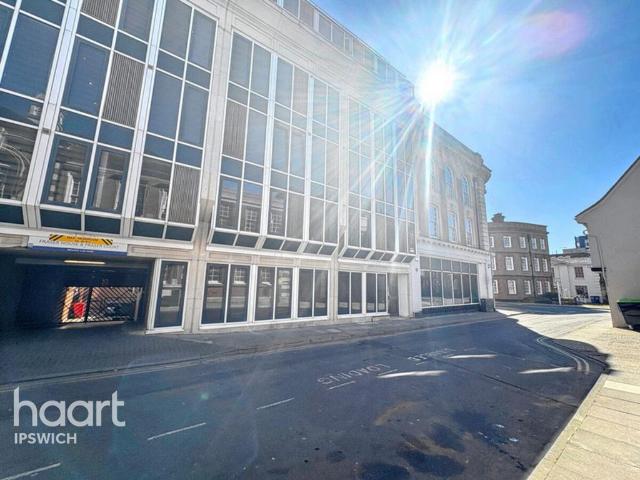 Flat for sale in Key Street, Suffolk