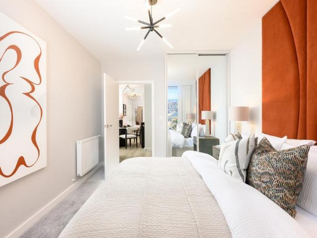Flat for sale in London Borough of Ealing, Greater London
