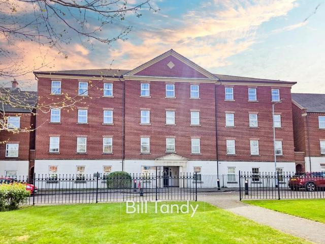 Flat for sale in Lichfield, Boley Park