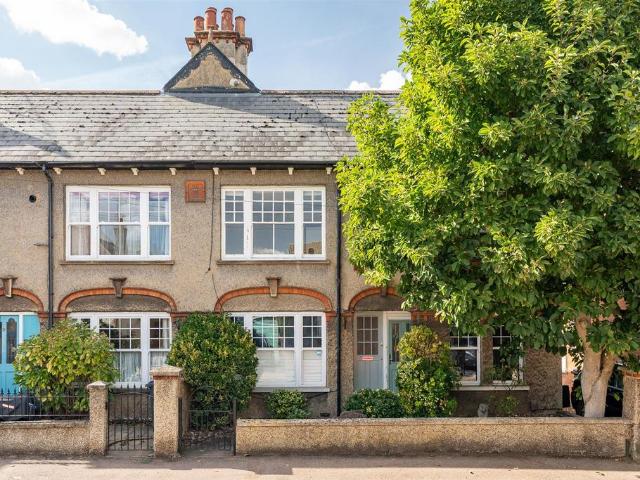 Flat for sale in Foxholes, East Hertfordshire