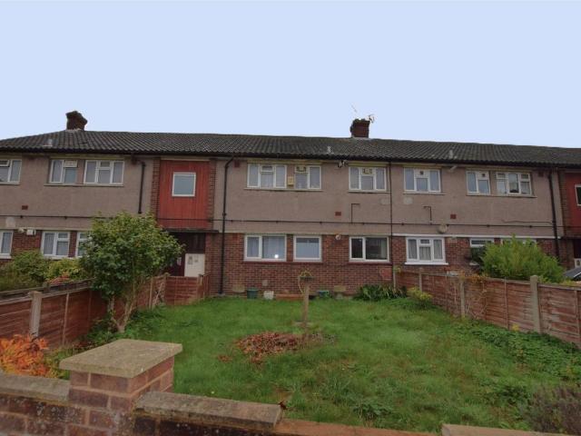 Flat for sale in Romford, Havering