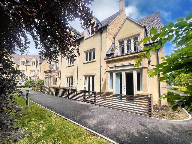 Flat for sale in Fossebridge, Gloucestershire