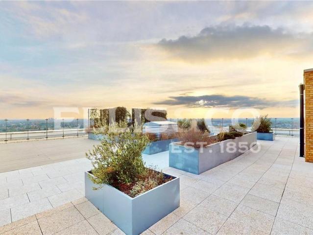 Flat for sale in London Borough of Ealing, Greater London
