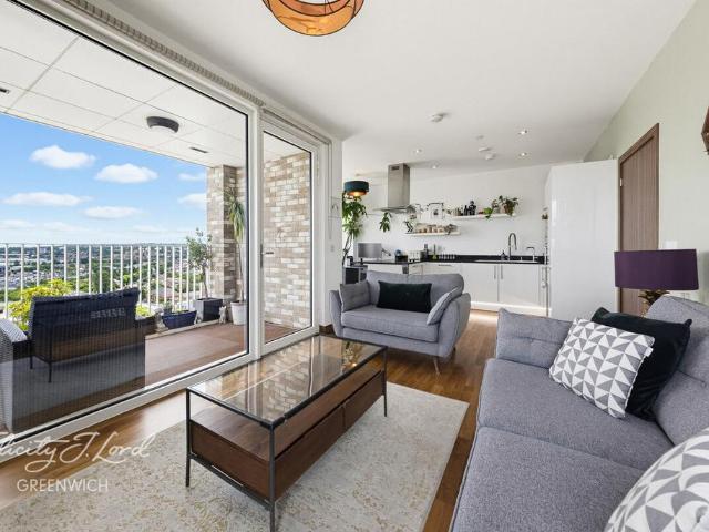 Flat for sale in East Greenwich, Greater London