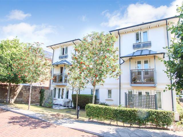 Flat for sale in Pennington, Ashurst Bridge
