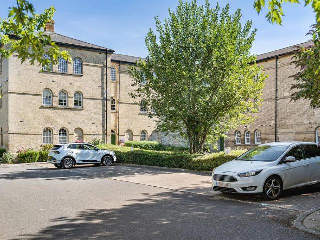 Flat for sale in Pleasant Valley, Duton Hill