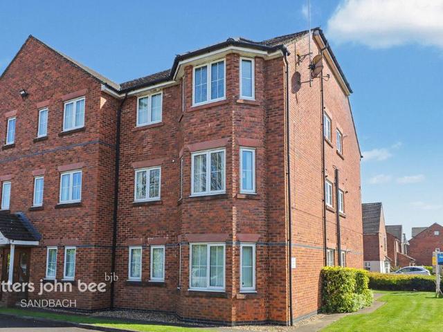 Flat for sale in Sandbach