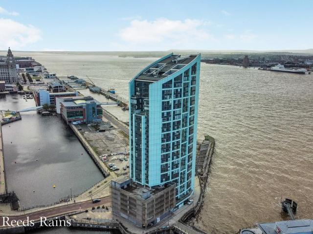 Flat for sale in Calderstones
