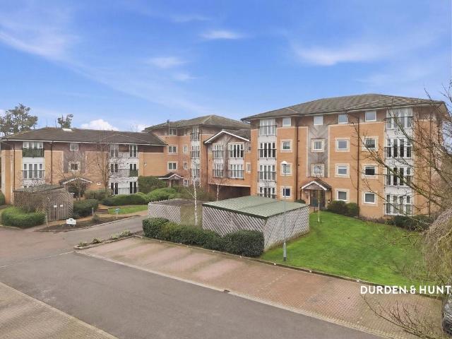 Flat for sale in Ardleigh Green, Greater London