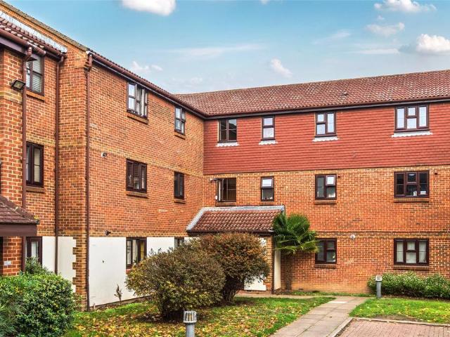 Flat for sale in London Borough of Merton, Greater London