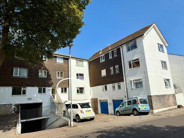 Flat for sale in Falmouth, Cornwall