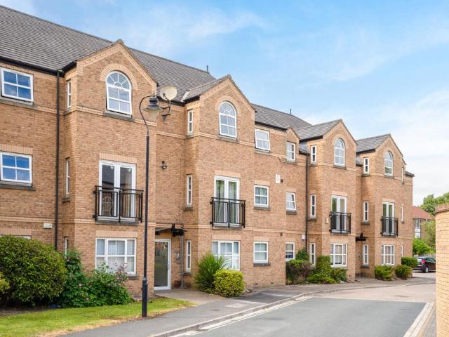 Flat for sale in Foss Islands, High Field