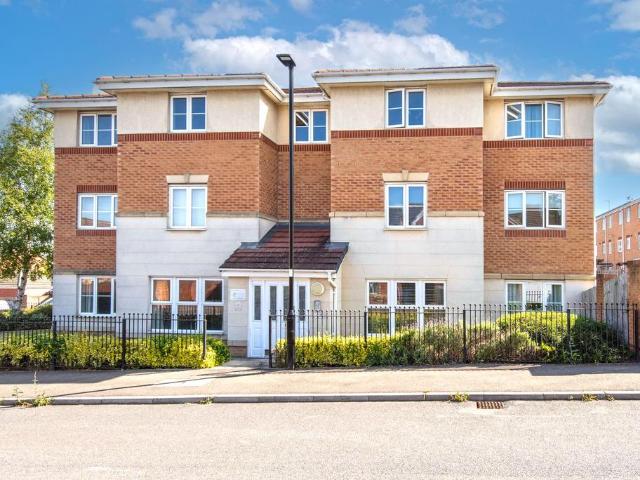 Flat for sale in Sheffield, Handsworth Hill