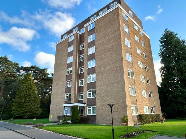 Flat for sale in Branksome Chine, Branksome Park