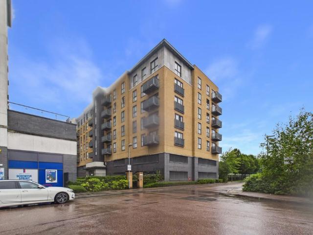 Flat for sale in Belvedere, Greater London