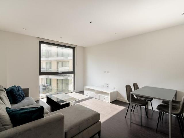 Flat for sale in St. George in the East, Whitechapel