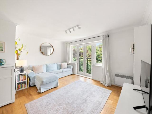 Flat for sale in Greater London