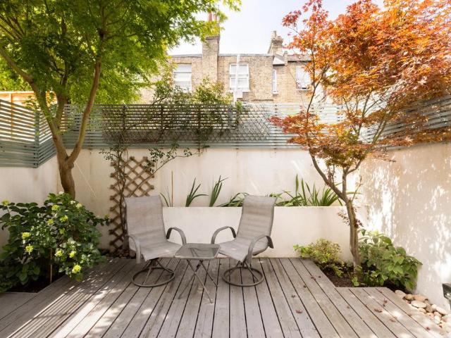 Flat for sale in Kensal Town, Greater London