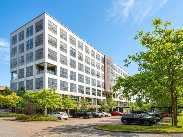 Flat for sale in Milton Keynes