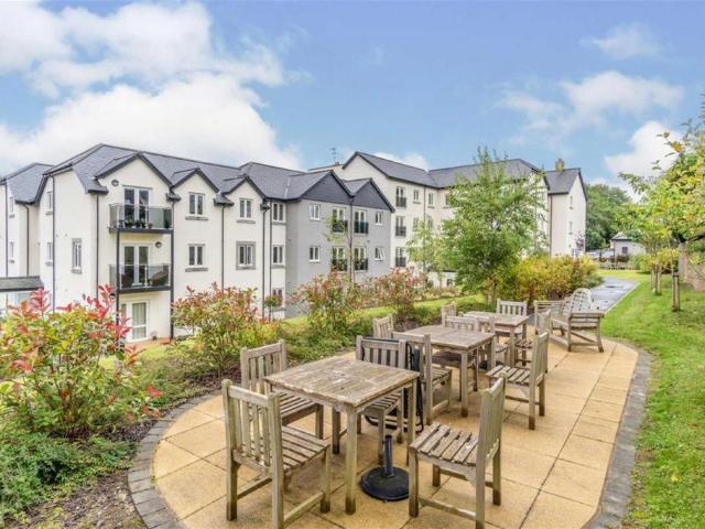 Flat for sale in Llanfair-Mathafarn-Eithaf, Benllech