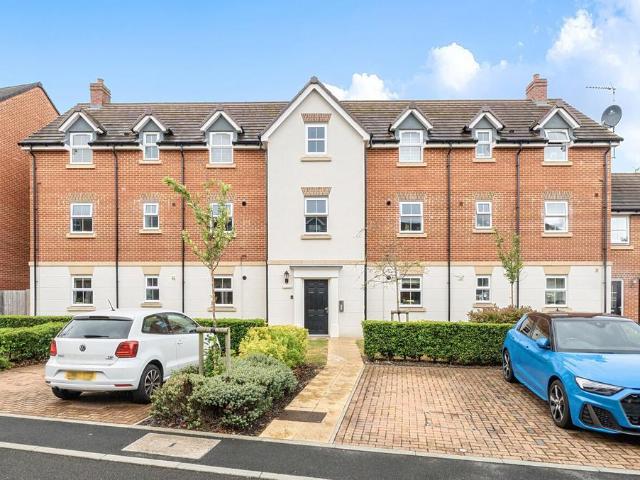 Flat for sale in Enborne, West Berkshire